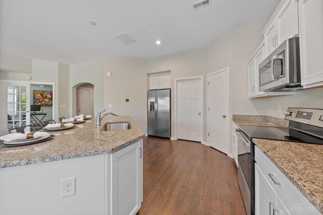 Building Photo - 108 Old Pond Rd