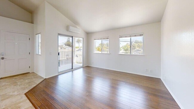 Building Photo - 2BD/1BA Apartment in Belmont Heights