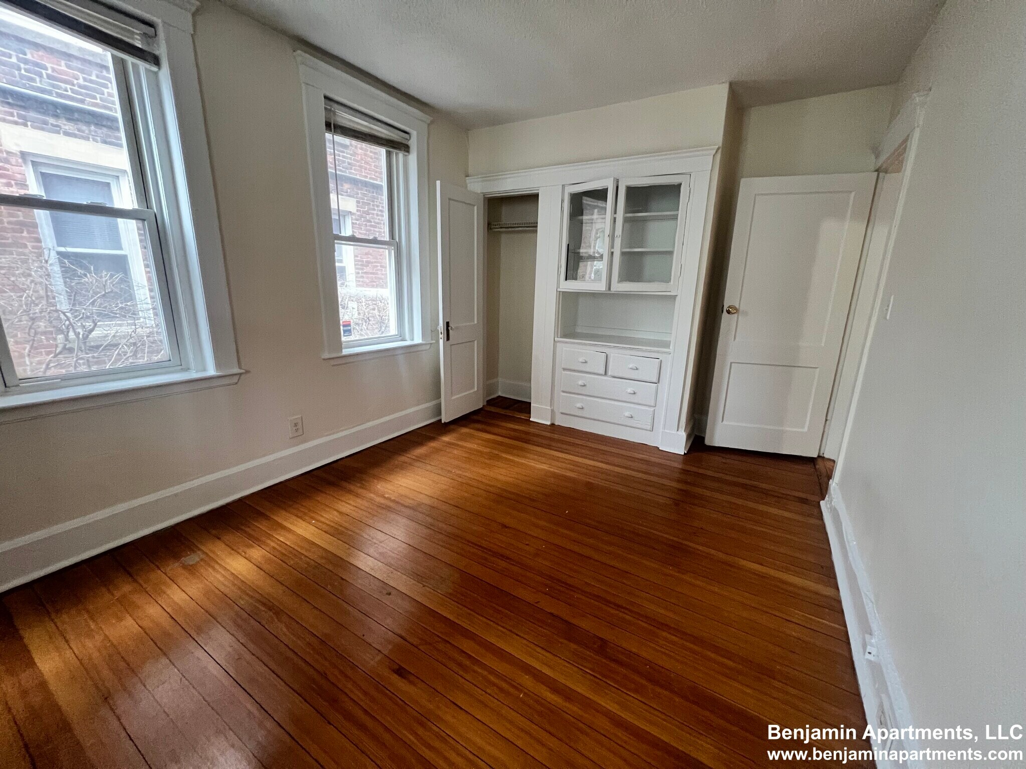 Building Photo - 15 Barrows St