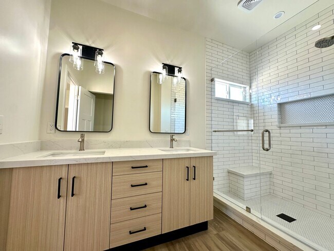 Building Photo - LUXE NEW BUILD ON PROPERTY IN MENIFEE!