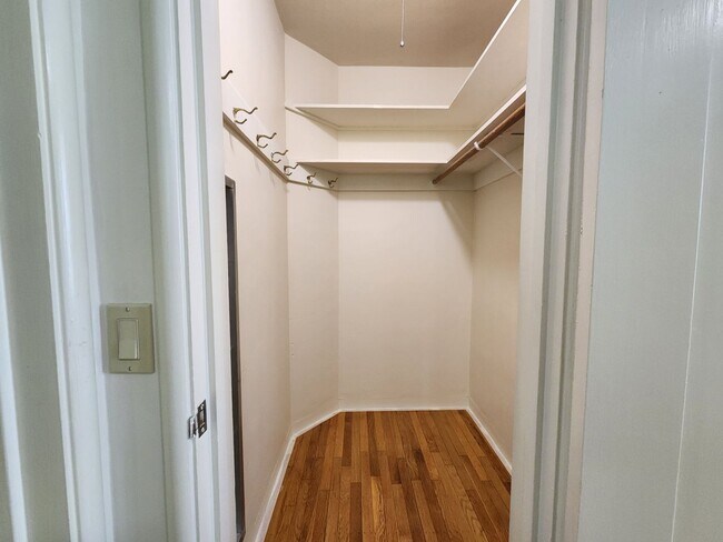 Building Photo - One bedroom downtown Palo Alto