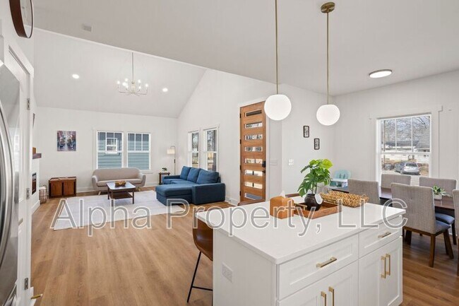 Building Photo - 11 Shubuta Ct