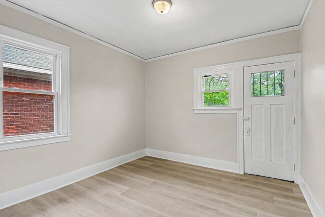 Building Photo - Freshly Updated 3-BR Detroit Rental | Section 8 Applicants Welcome! OWNER SPECIAL- 1/2 off first ...
