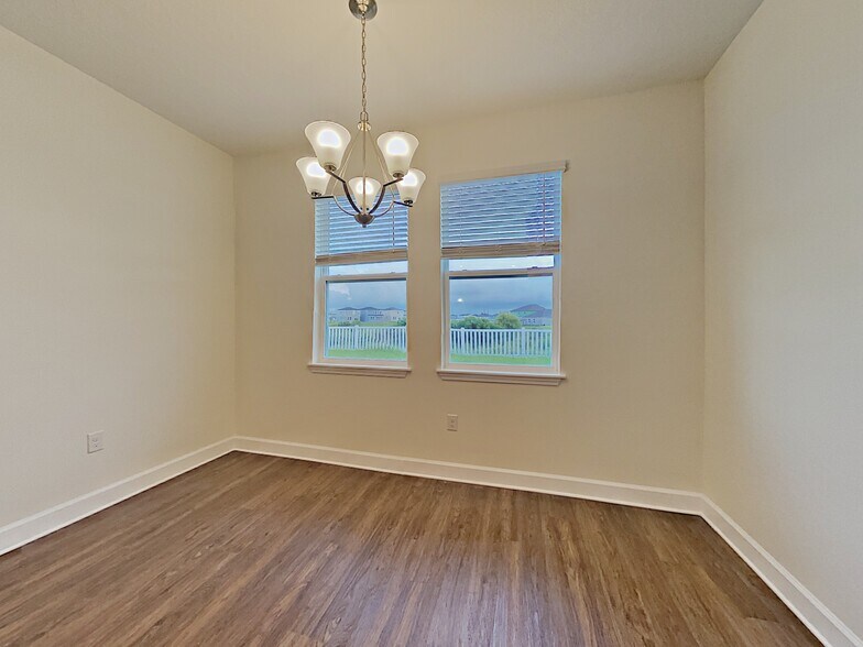 Building Photo - 912 Walden Woods Dr