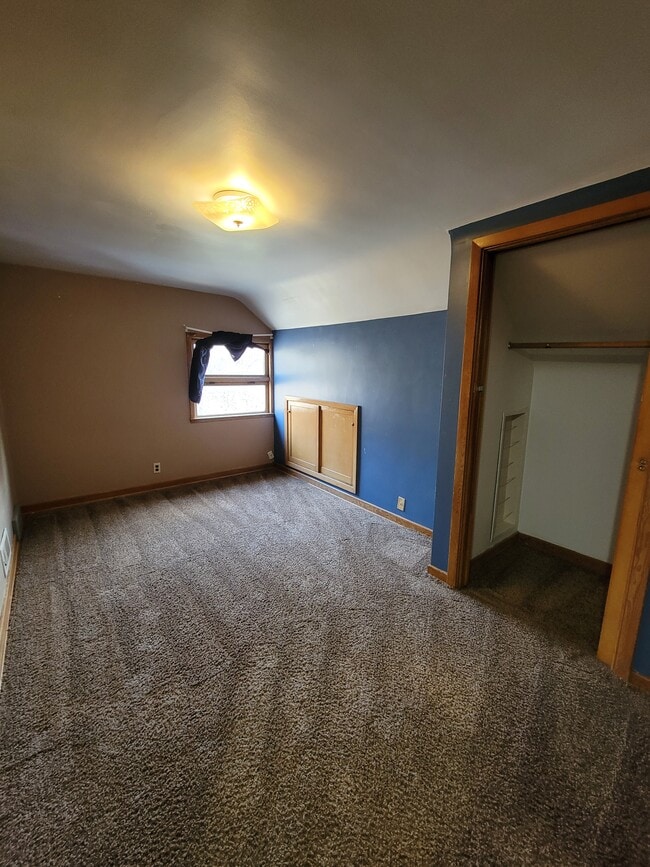 Building Photo - 524 8th Ave