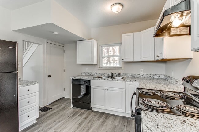 Building Photo - 2 bedroom home in Garfield for Rent!