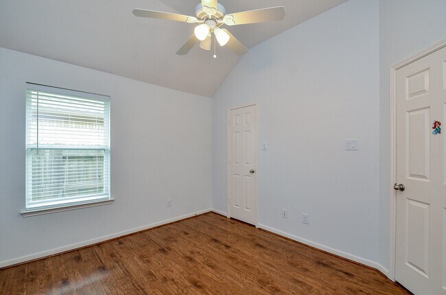 Building Photo - 24514 Springwood Glen Ln