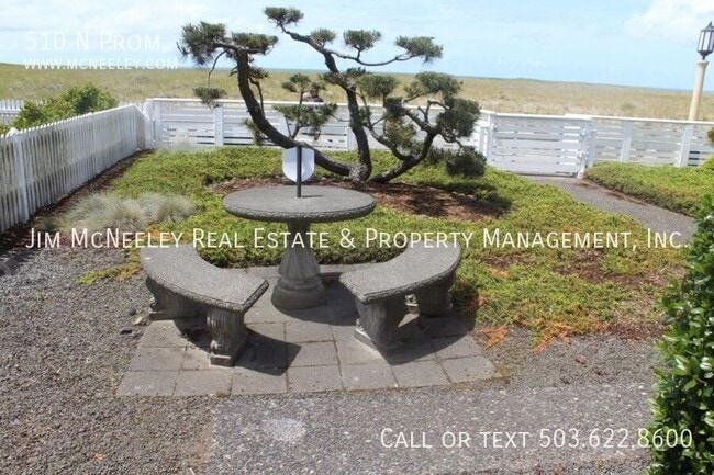 Building Photo - 510 N Prom-