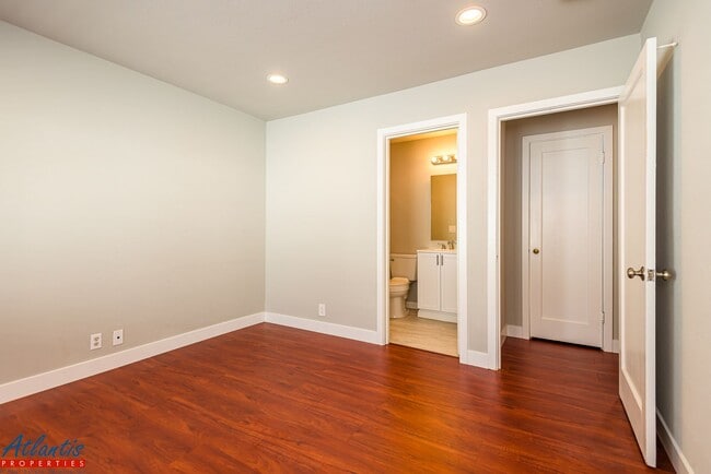 Building Photo - Gorgeous Cambrian Park Home