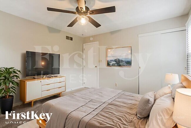 Building Photo - 596 Waterview Blvd