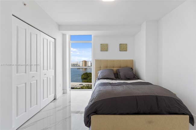 Building Photo - 400 Sunny Isles Blvd