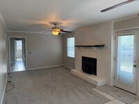 Building Photo - 287 Old Shackle Island Rd