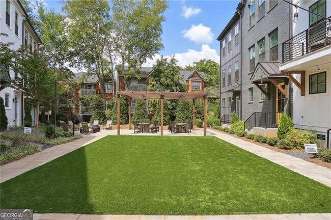 Building Photo - 138 Chestnut Cir