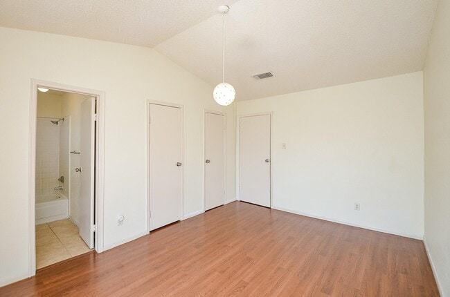 Building Photo - 12300 Brookglade Cir