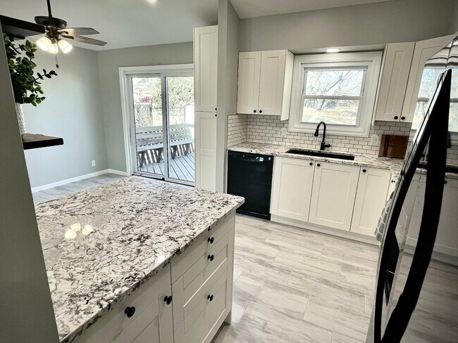 Building Photo - 7507 S 147th St