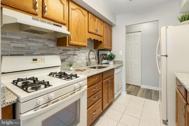 Building Photo - 3354 Woodburn Rd