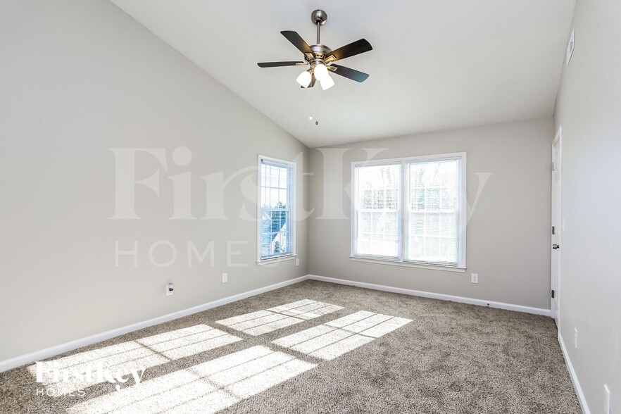 Building Photo - 4906 Riding Ridge Dr