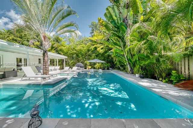 Building Photo - 4000 Kumquat Ave