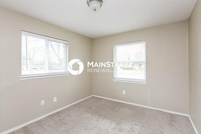 Building Photo - 3 Bedroom Pet-Friendly Home in DeSoto, TX with Main Street Renewal