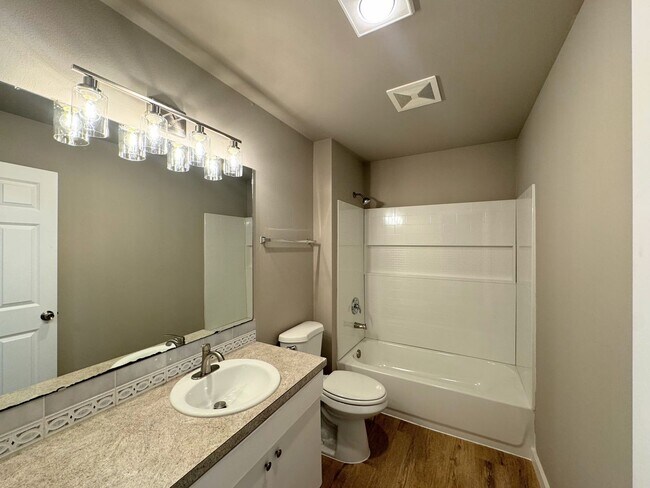 Building Photo - RGL Properties - 9614-9616