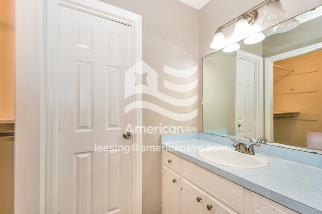 Building Photo - 449 Parlock Rd