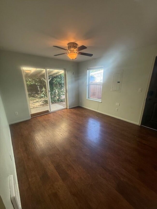 Building Photo - Beautiful West Eugene Home