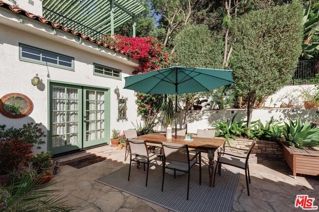 Building Photo - 3024 Angus St