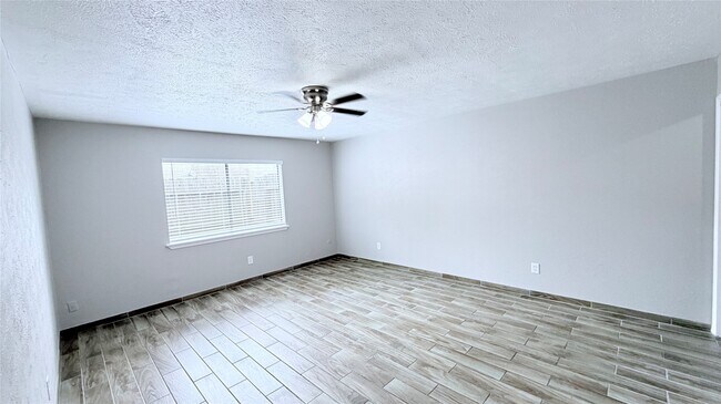 Building Photo - 15507 Mira Monte Dr