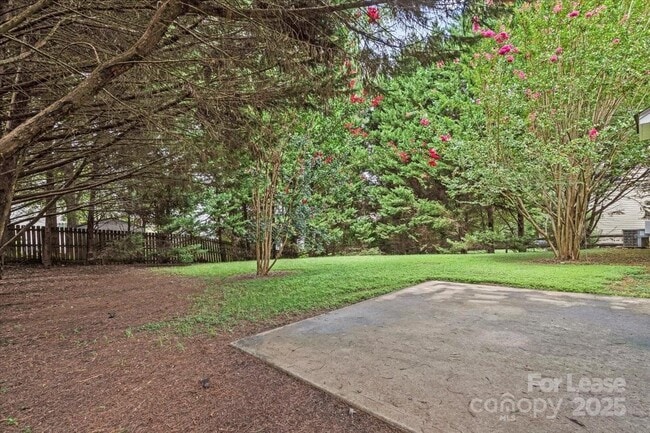 Building Photo - 9920 Eden Hall Ct