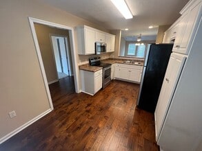 Building Photo - 132 Buckhaven Way