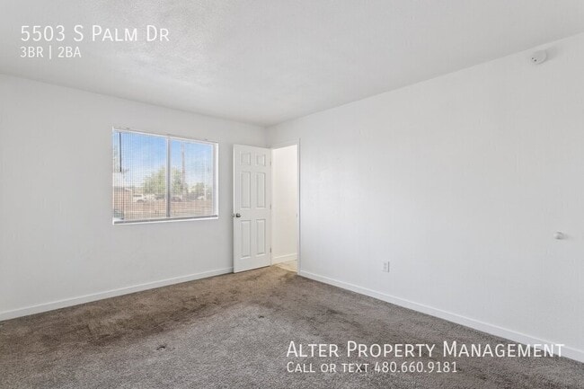 Building Photo - 5503 S Palm Dr