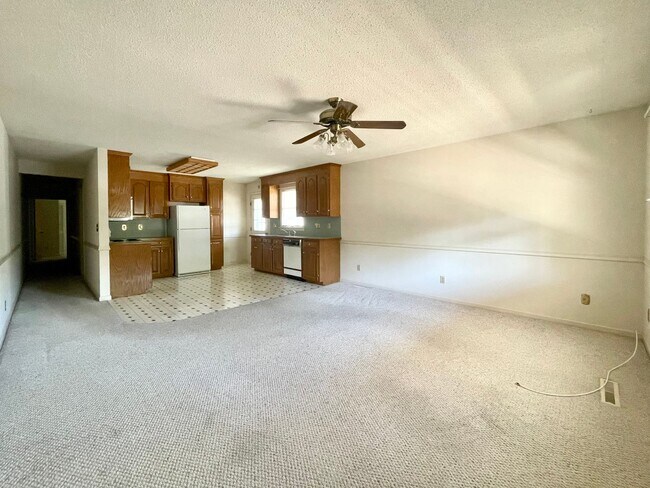 Building Photo - 1004 Orangewood St