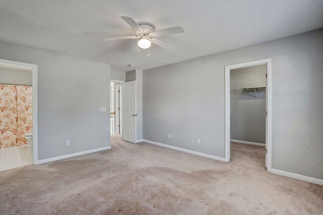 Building Photo - SINGLE FAMILY HOME- 3 Bedrooms 2.5 Baths