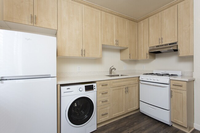 Primary Photo - Ocean Beach: Cottage Style One Bedroom w/ ...