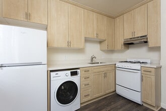 Building Photo - Ocean Beach: Cottage Style One Bedroom w/ ...