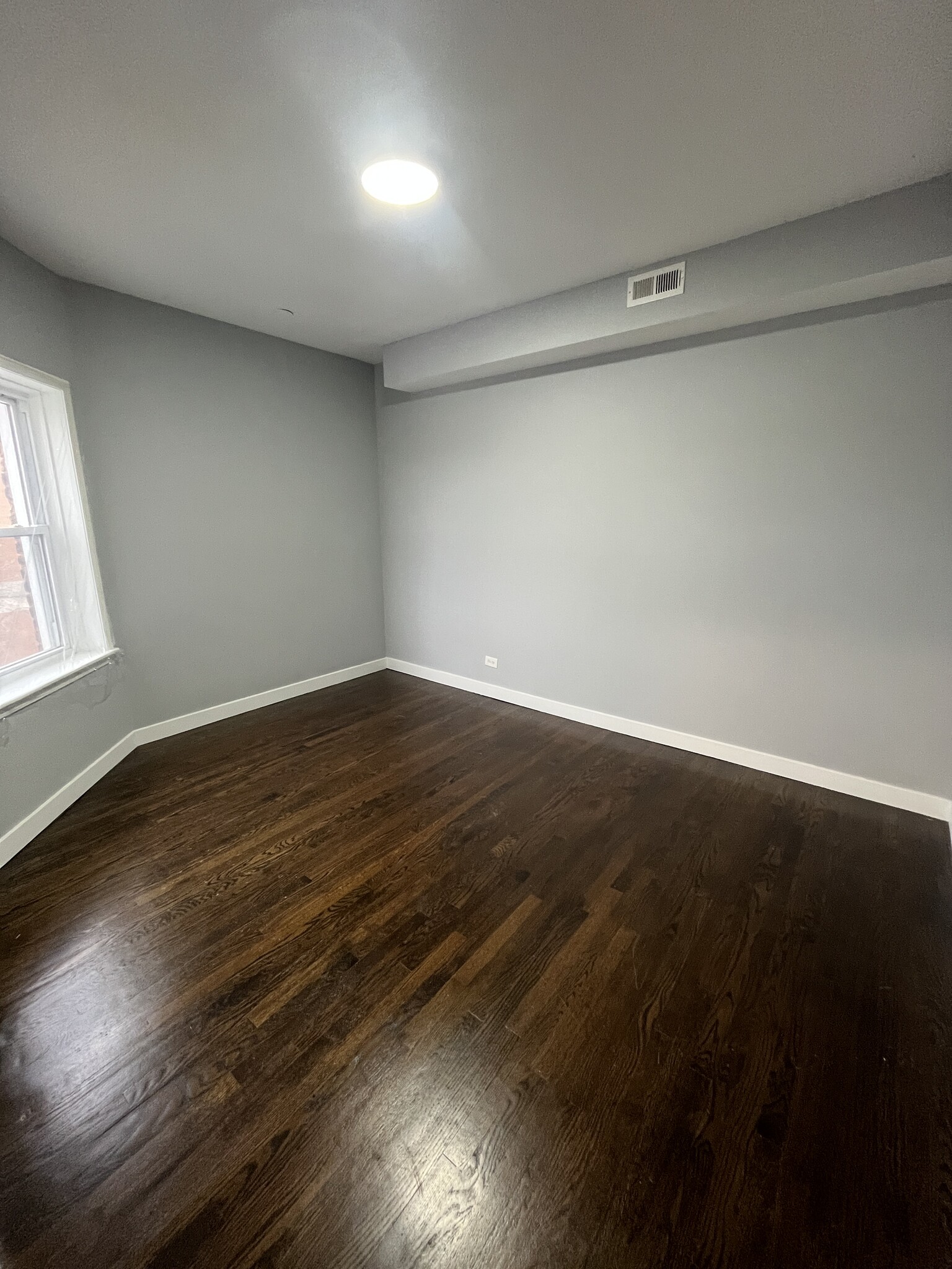 Building Photo - 7630 N Marshfield Ave