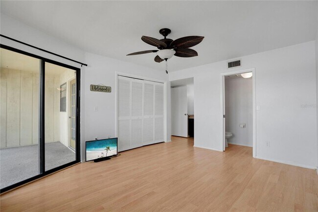 Building Photo - 2415 Bayshore Gardens Pkwy