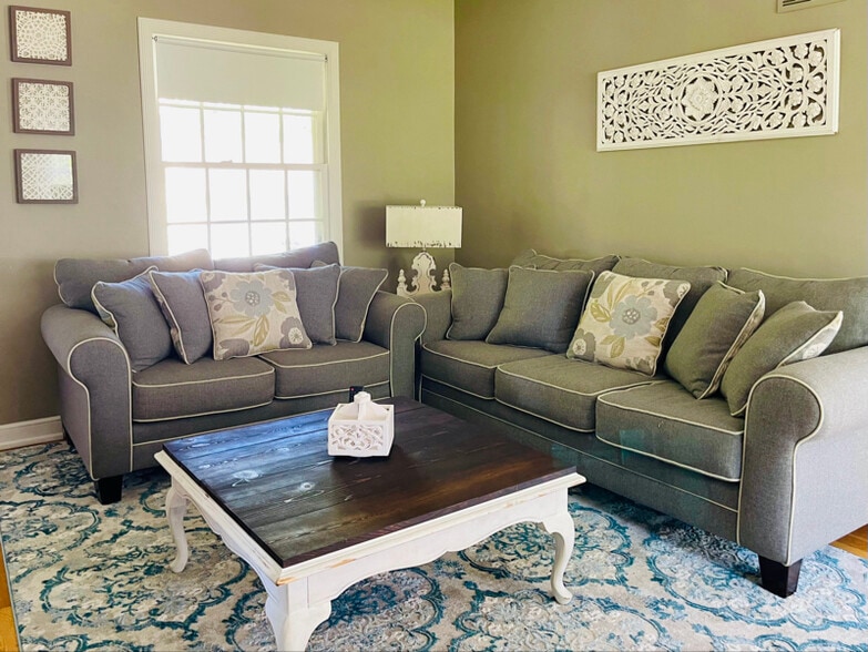 Building Photo - 101 22nd St SW