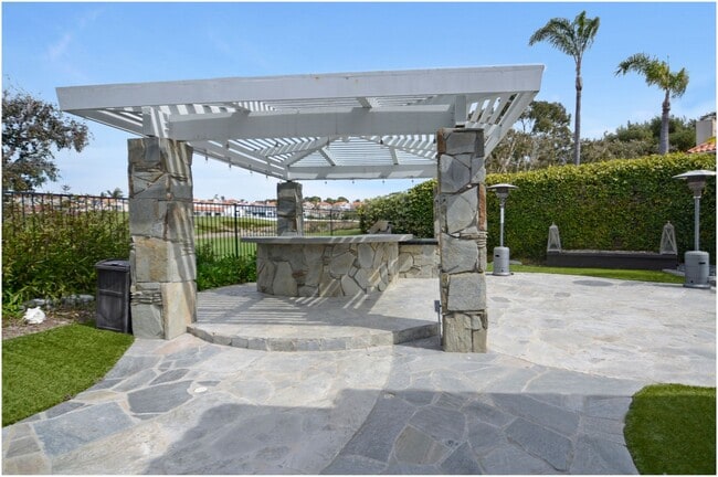 Building Photo - Single Level Golf Course Stunning Home Dana Point!