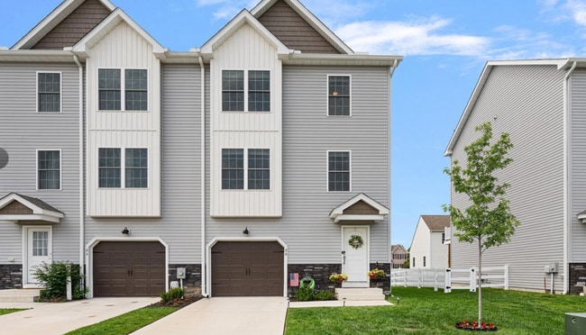 Primary Photo - A Beautiful 3 Bedroom End Unit Townhouse