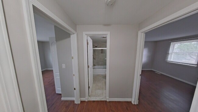 Building Photo - 8445 Hickory Dr