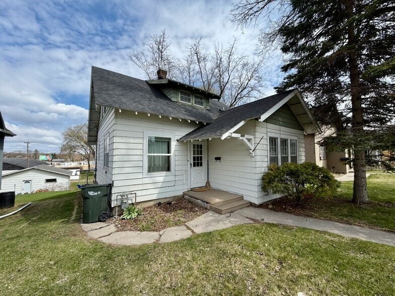 Building Photo - 509 E Vernon Ave