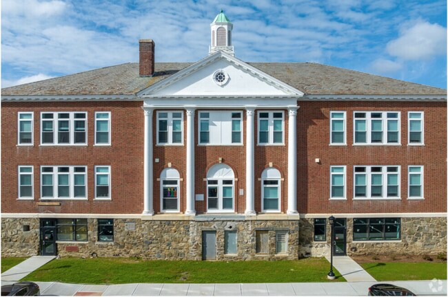 Building Photo - 21 Raymond Ave