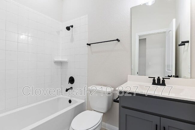 Building Photo - 200 Swinging H Ln