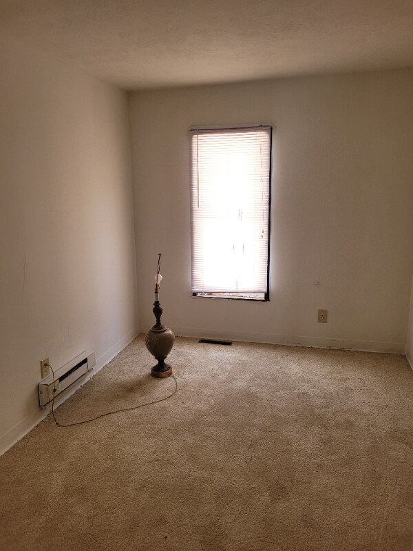 Building Photo - 196 Jewett St