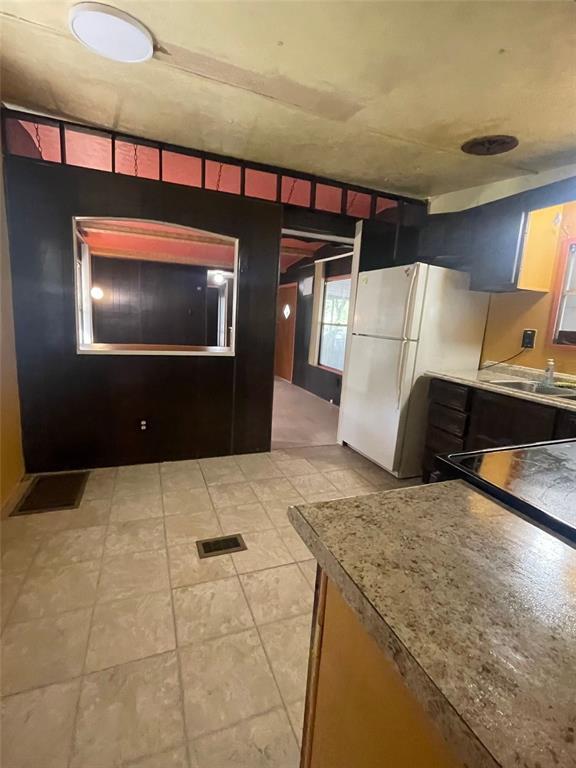 Building Photo - 15756 Trigonia St