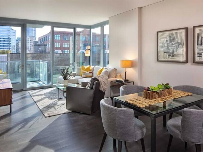 Building Photo - 1 bedroom in Chicago IL 60607