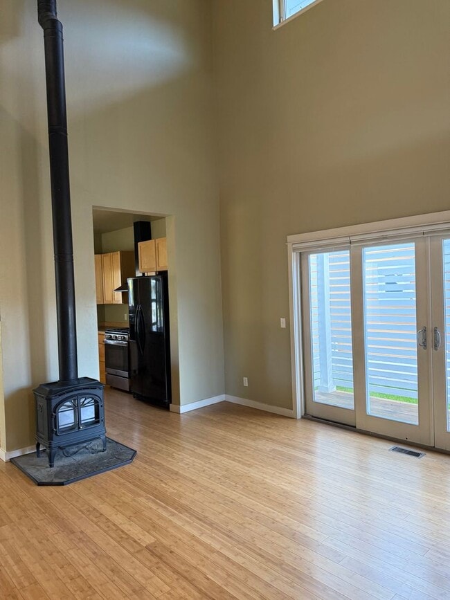 Building Photo - A Lovely Westside Single Family Home in the Desirable Valley West Subdivision