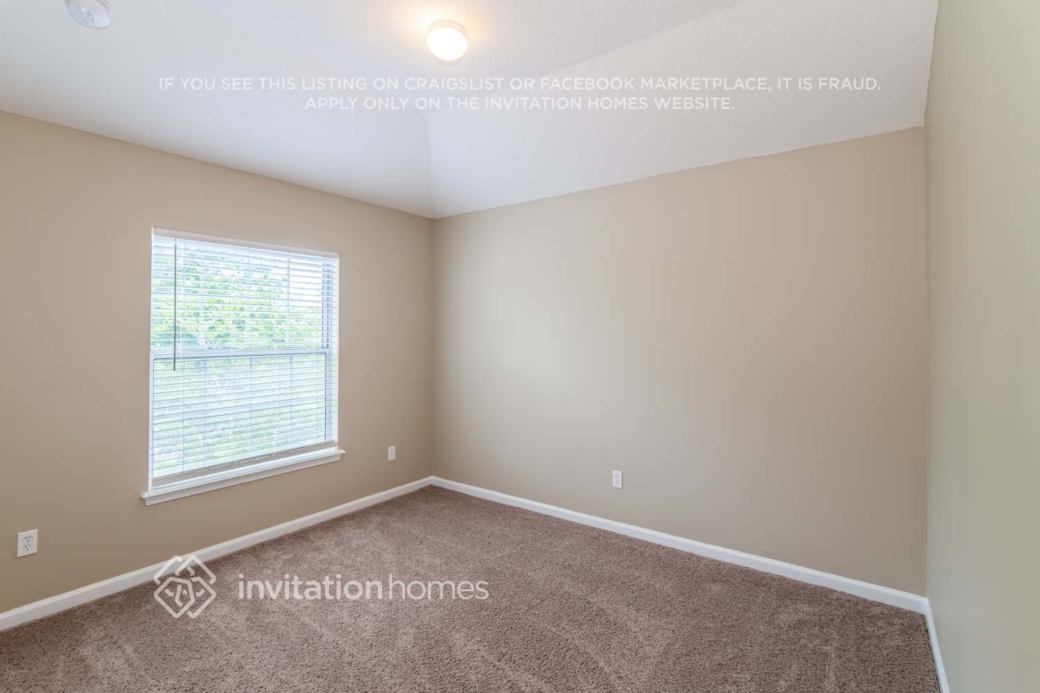 Building Photo - 281 Porta Rosa Circle