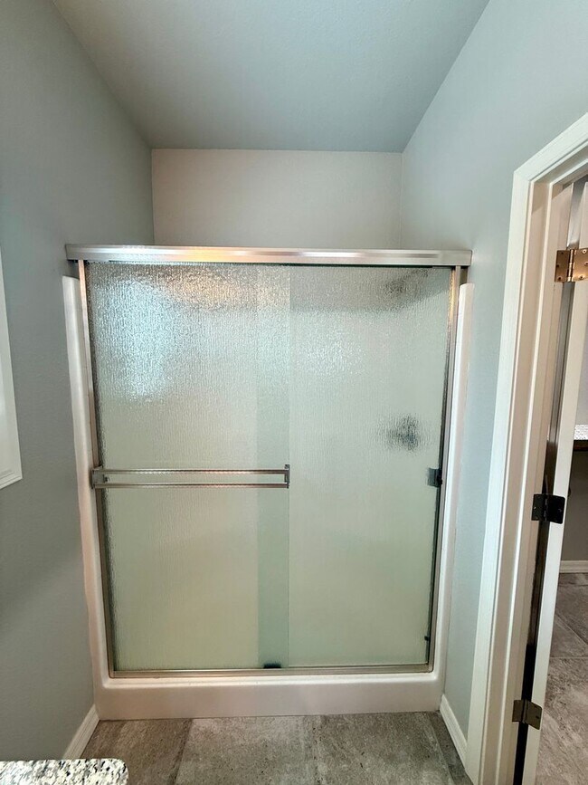 Building Photo - Beautiful 2023 Build | 3 Bed, 2 Bath | Solar + Premium Upgrades | Landscaping Included